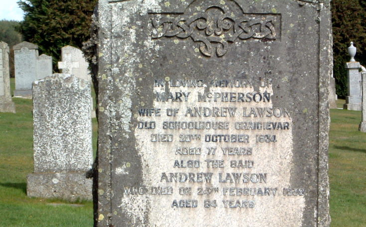 Grave of Postie Lawson and his Wife