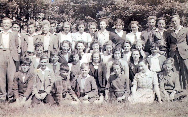 Miss Gray/Mrs Comfort's class of 47/48, Alford 